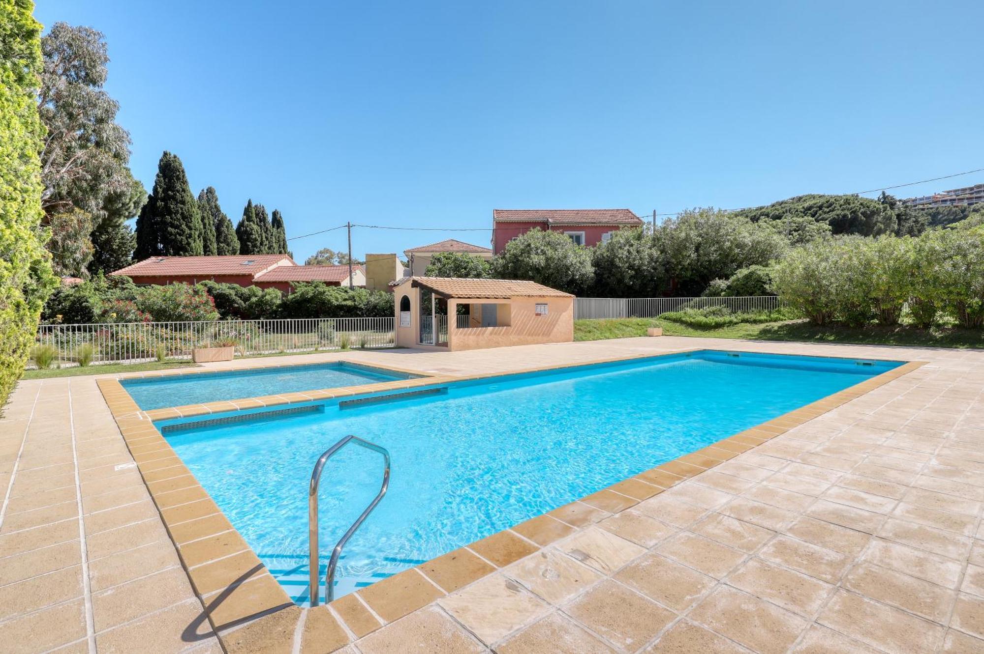 Magnificent Newly Renovated Close To Beach & Swimming Pool Le Lavandou Exterior foto