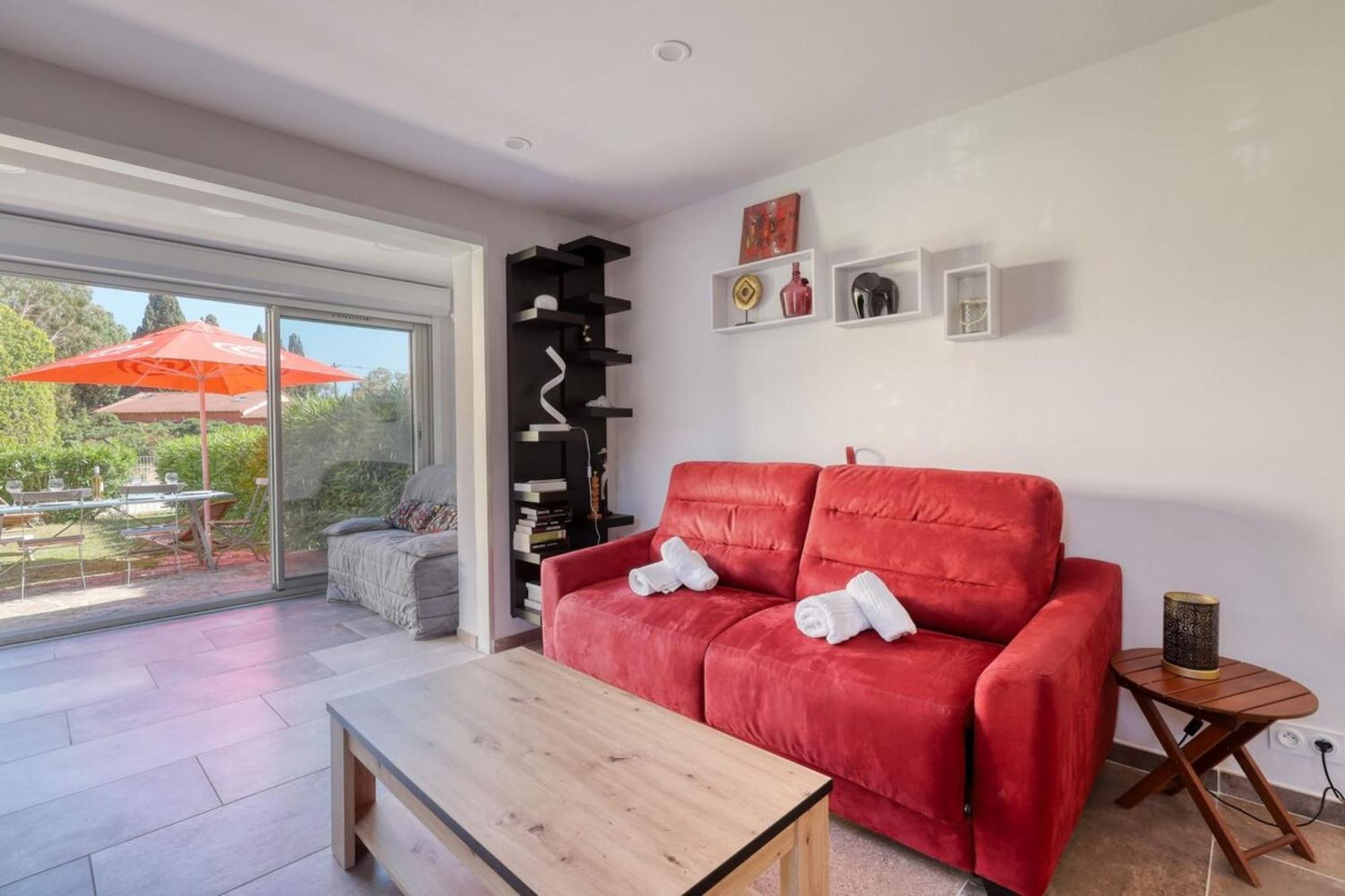 Magnificent Newly Renovated Close To Beach & Swimming Pool Le Lavandou Exterior foto