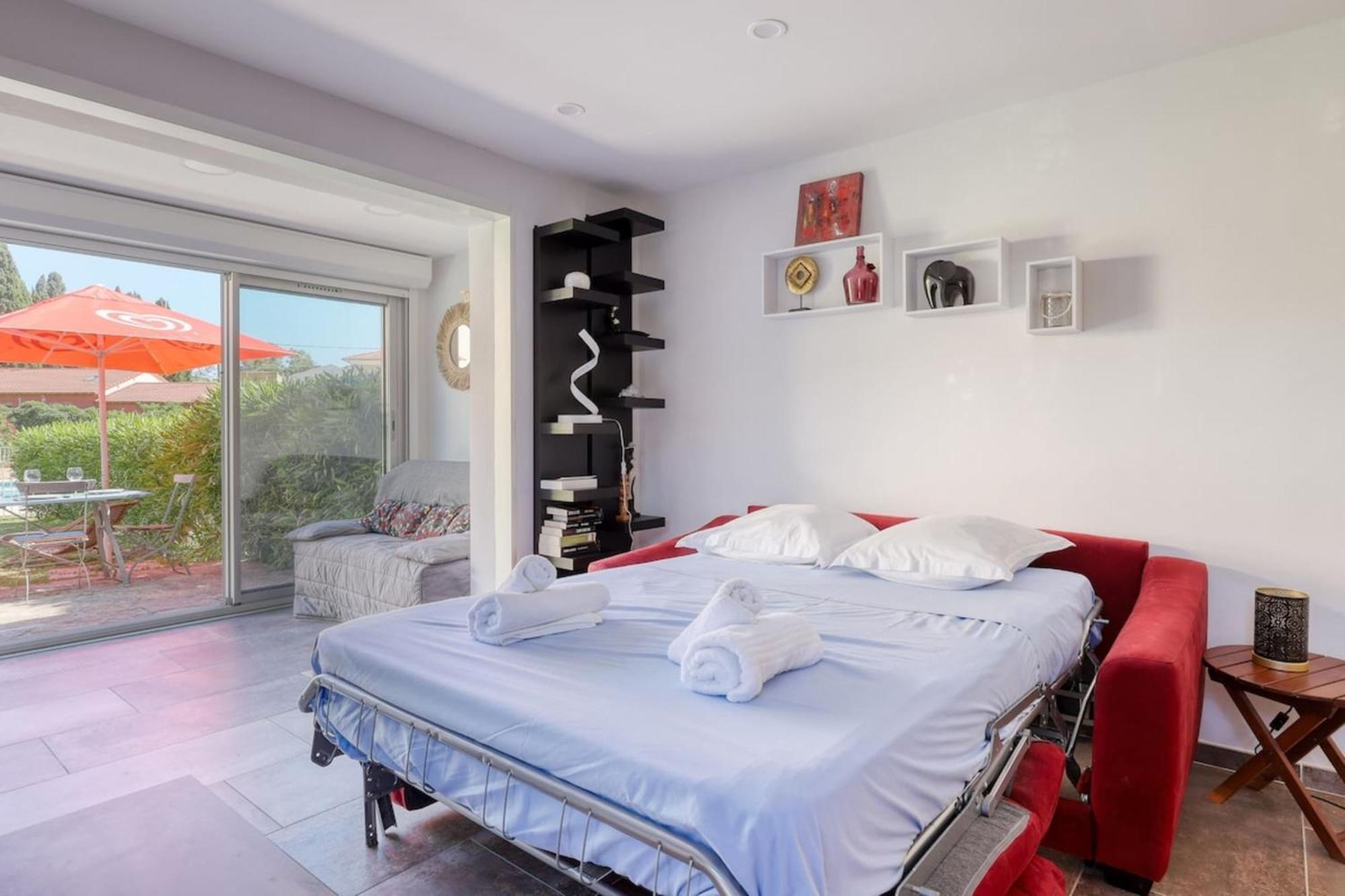 Magnificent Newly Renovated Close To Beach & Swimming Pool Le Lavandou Exterior foto
