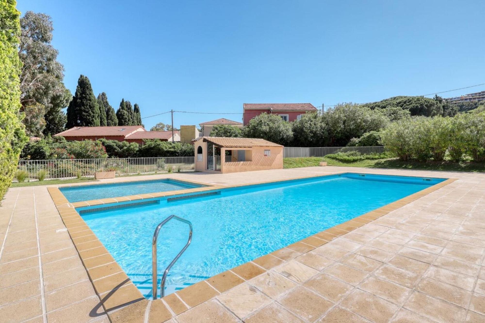 Magnificent Newly Renovated Close To Beach & Swimming Pool Le Lavandou Exterior foto